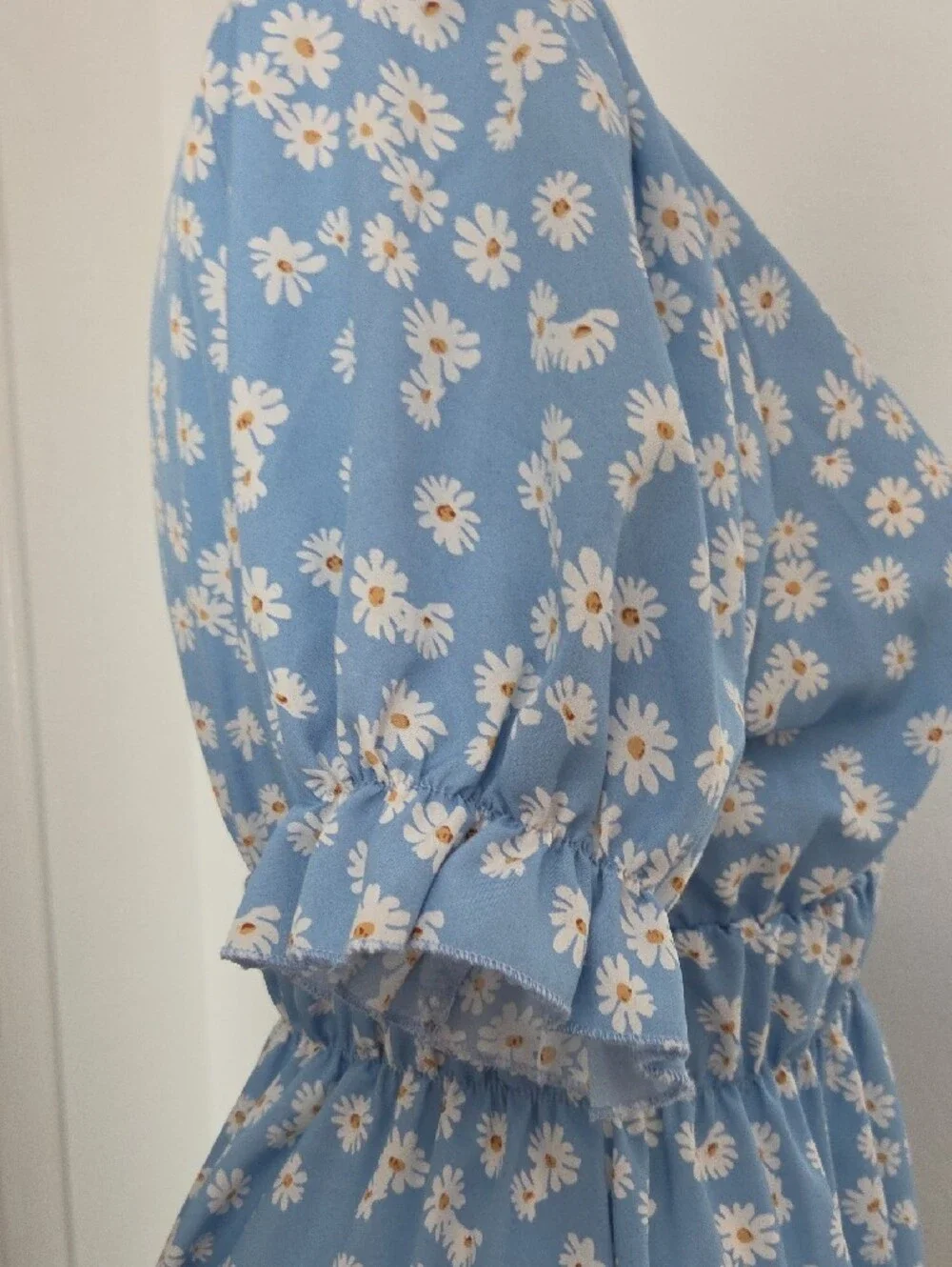 SHEIN Blue Daisy Wrap Peplum Puff Sleeve Top